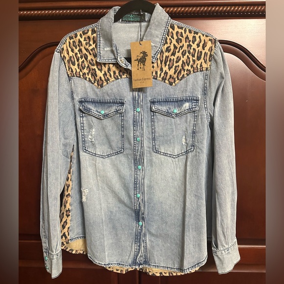 L&B Tops - BNWT Leopard and denim shirt